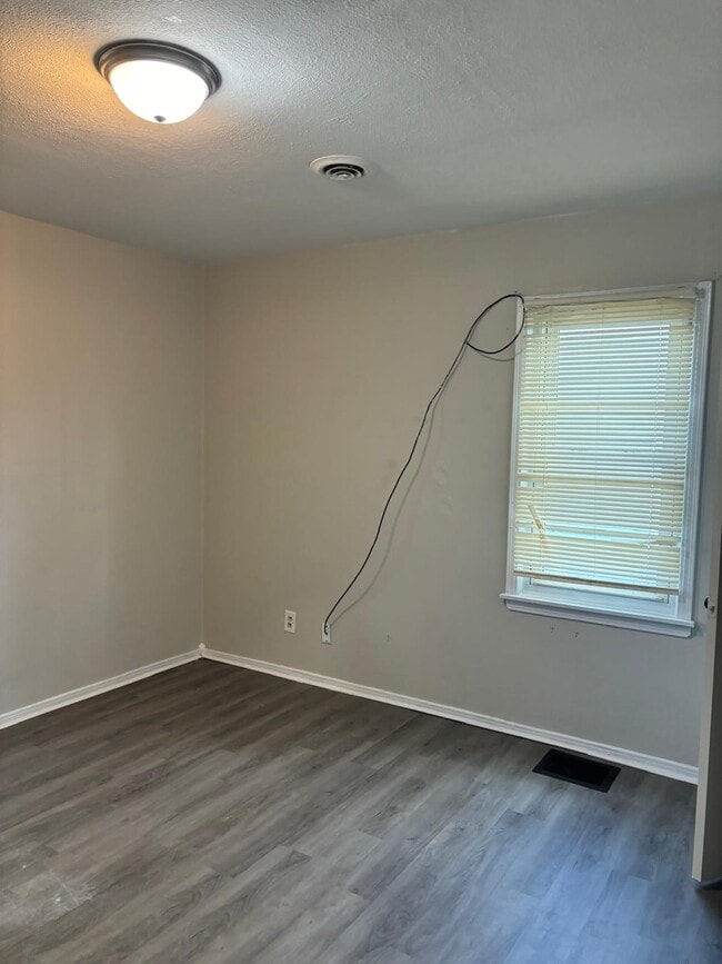 Photo - 209 E Edgar Ave