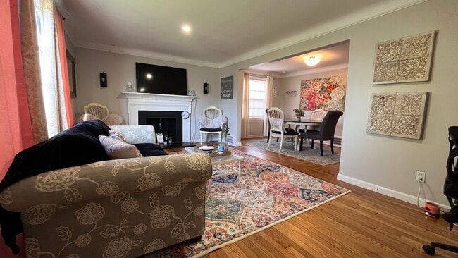 Building Photo - 3237 Washington Blvd Unit Lower