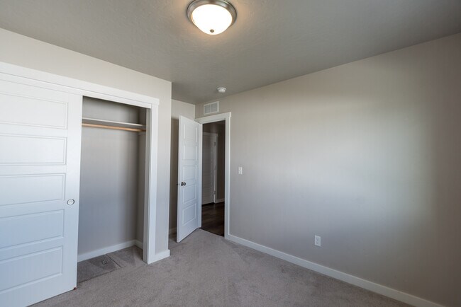 Photo - 430 Stagecoach Ave