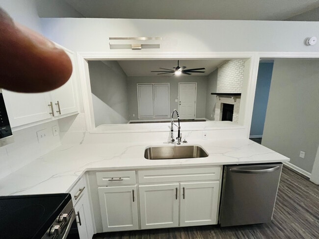 Photo - 7801 Cross Tie Dr Unit 4