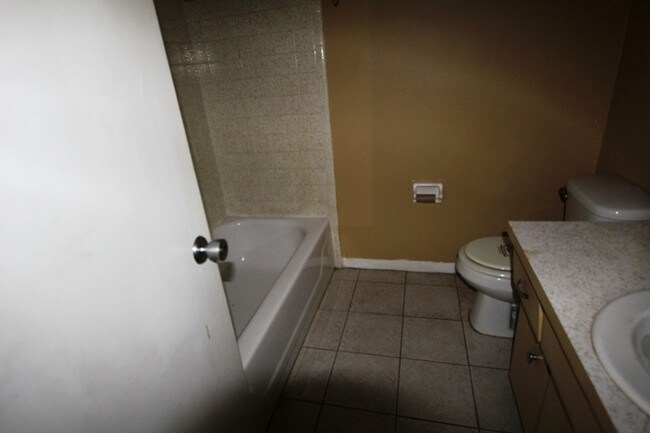 Photo - 329 Albert St