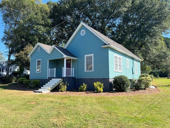 Photo - Historic mill house in hot Fort Mill SC with amazing kitchen!