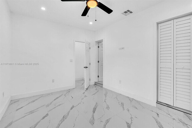 Photo - 5850 NE 3rd Ave