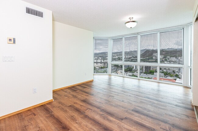 Photo - 801 S King St