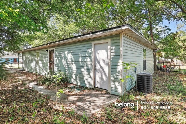 Photo - 1995 W 4th St