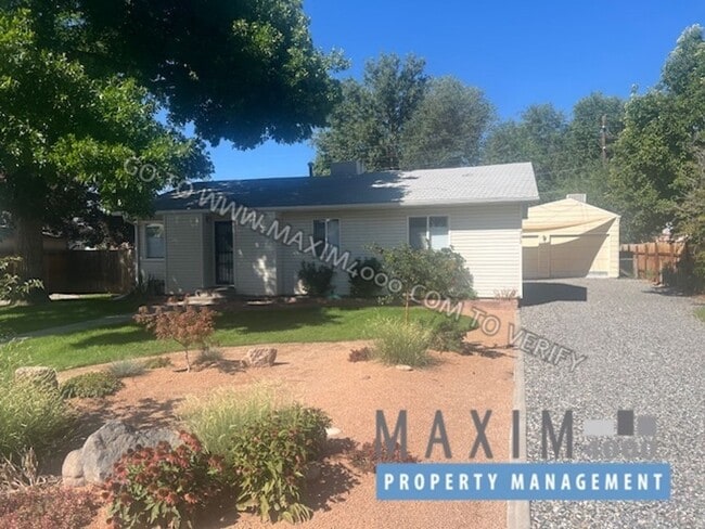 Photo - 323 N Mulberry St