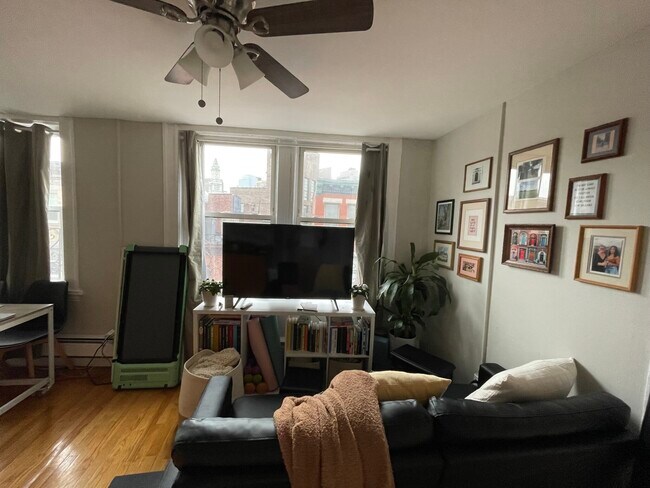 Photo - 42 Peterborough St