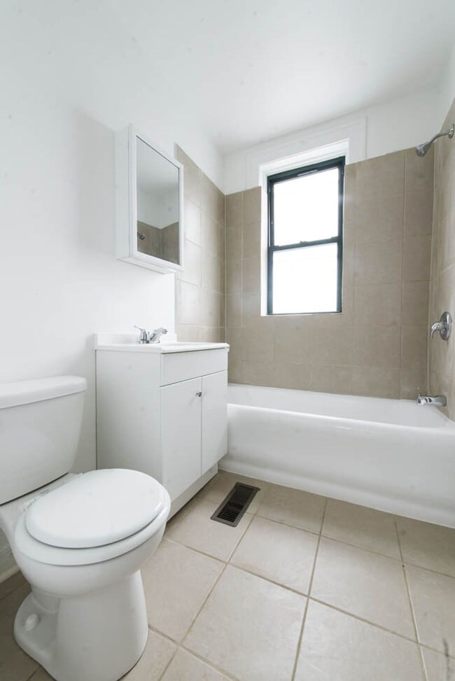 Photo - 7201 S Calumet Ave 345-59 E 72nd St Chicago, IL 60619