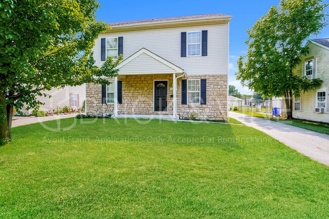 Building Photo - 1658 S Champion Ave Rental