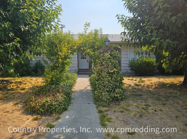 Building Photo - 3-Bedroom House on Corner Lot Available Now!