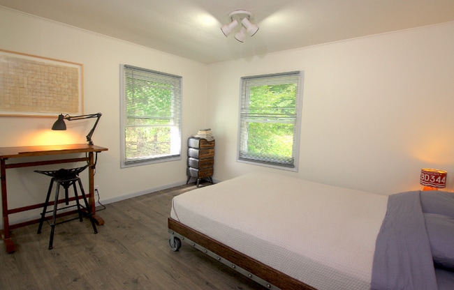 Photo - 5377 Bates Rd