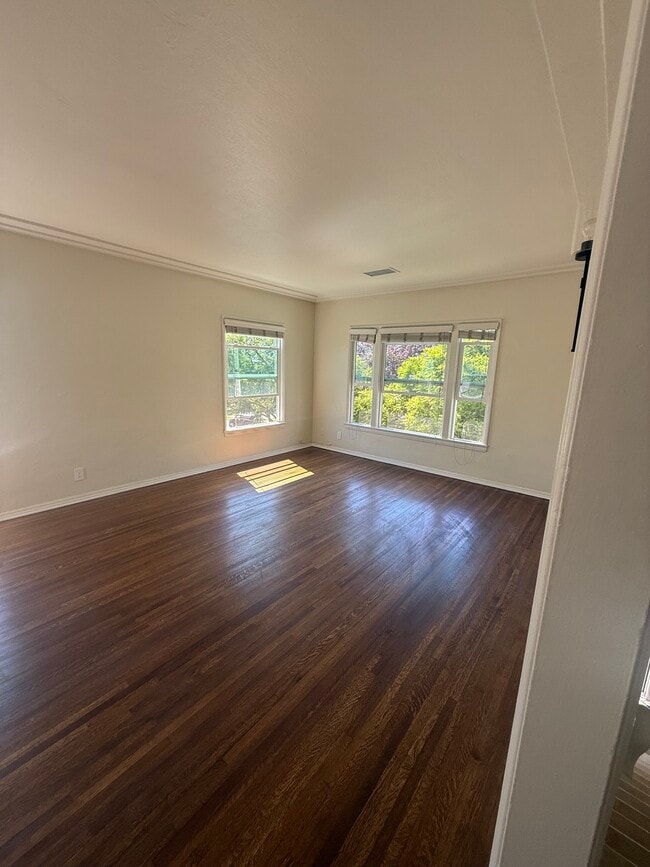 Living Room - 1332 S Cloverdale Ave Unit 1332