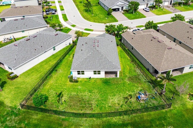 Photo - 2770 NE Breezeway Cir
