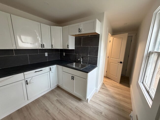 Photo - 49 S Bedford St Unit 49 S Bedford Street - 2