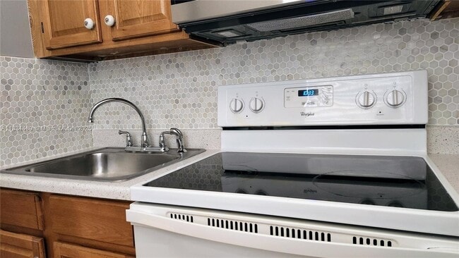 Photo - 55 SW 12th St Unidad 3
