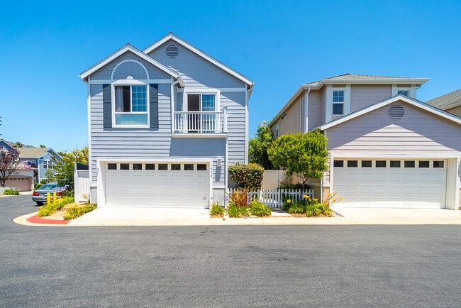 Photo - 1556 Hyannis Ln