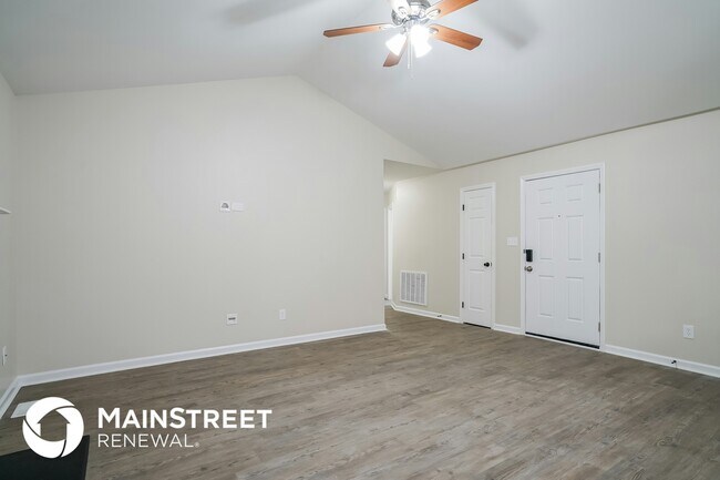 Photo - 220 Cross Current Ln