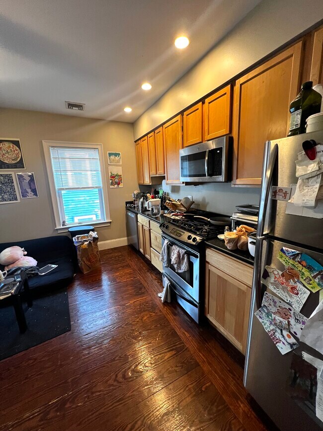 Photo - 180 Hillside St Unidad 3