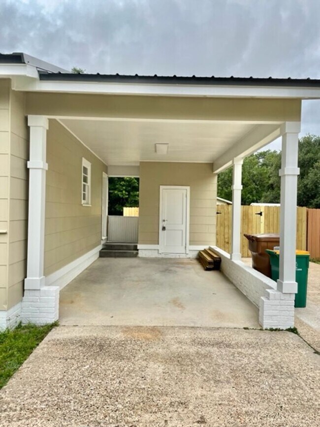 Photo - Cute beach bungalow in Biloxi, MS!