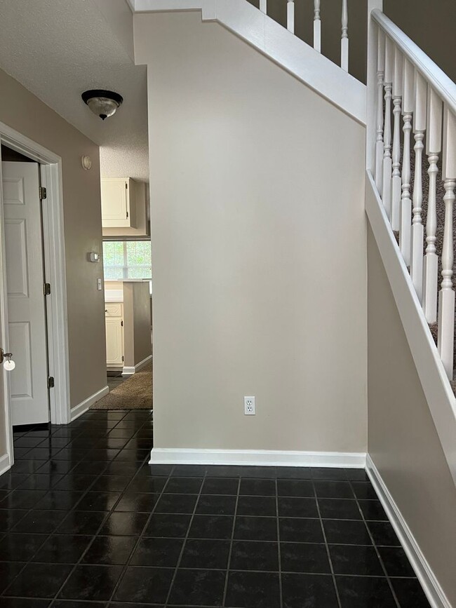 Photo - 107 Woodrun Dr