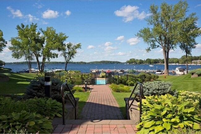 Photo - Gables Condo For Rent! In the Heart of Excelsior!