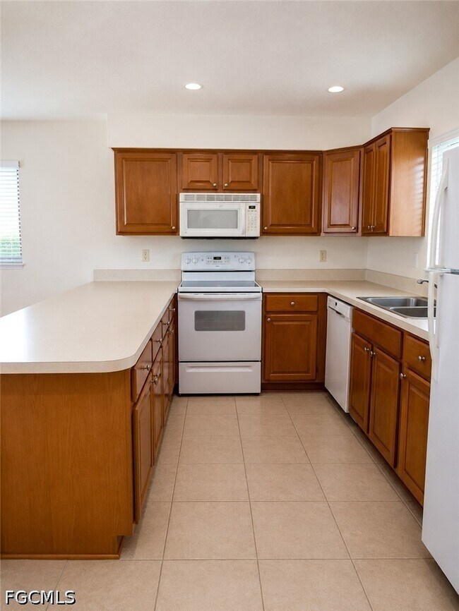 1623 SW Santa Barbara Pl