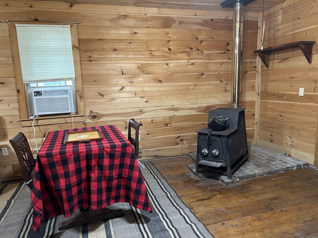 Photo - 1523 Mining Town Rd