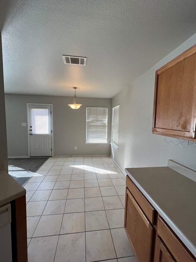 Photo - 232 Buttercup Way