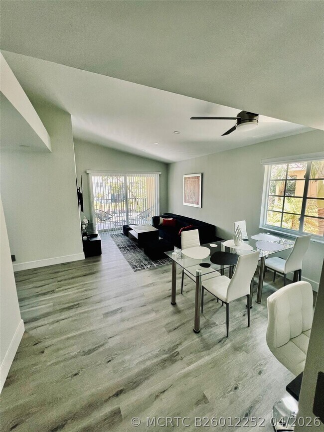 1105 Lake Shore Dr Unit 201