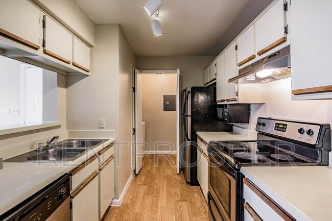 Photo - 5530 Chrishire Way Unit D202