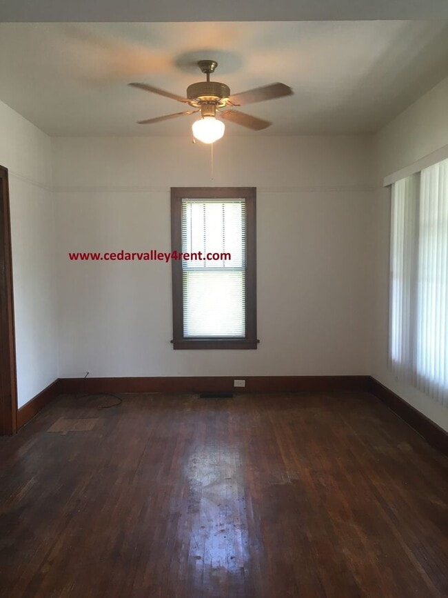 Photo - 911 Leavitt St