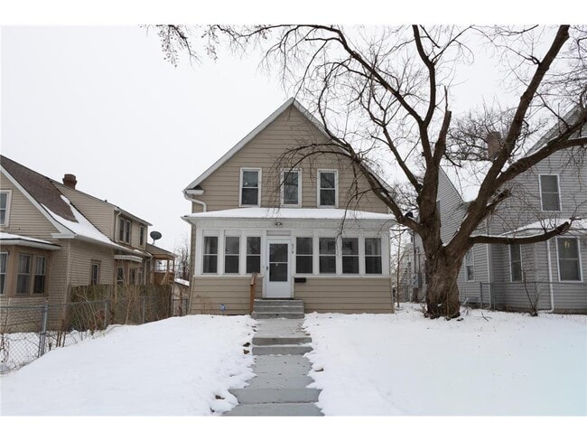 Building Photo - 678 Hawthorne Ave E
