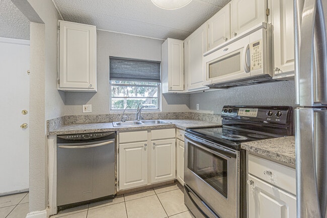 Photo - 2818 Somerset Park Dr