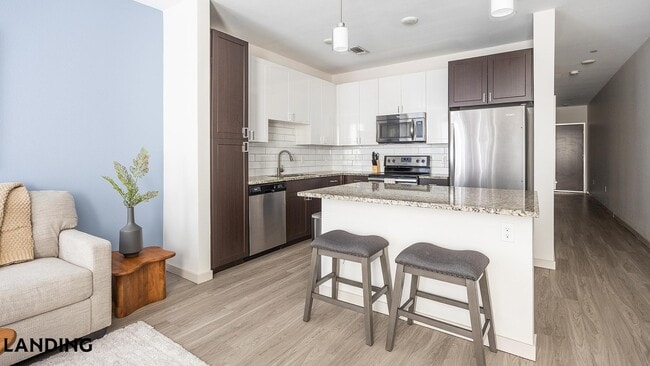 Photo - 2900 E 16th Ave Unidad 247