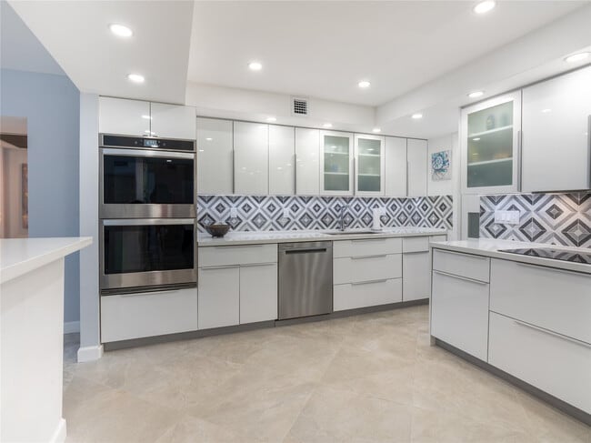 Photo - 2850 N Palm Aire Dr Unidad 601