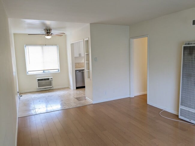 Photo - 11230 Hortense St Unidad Apt 5
