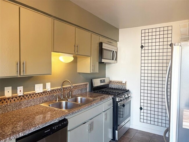 Photo - 620 S 1st St Unit 201