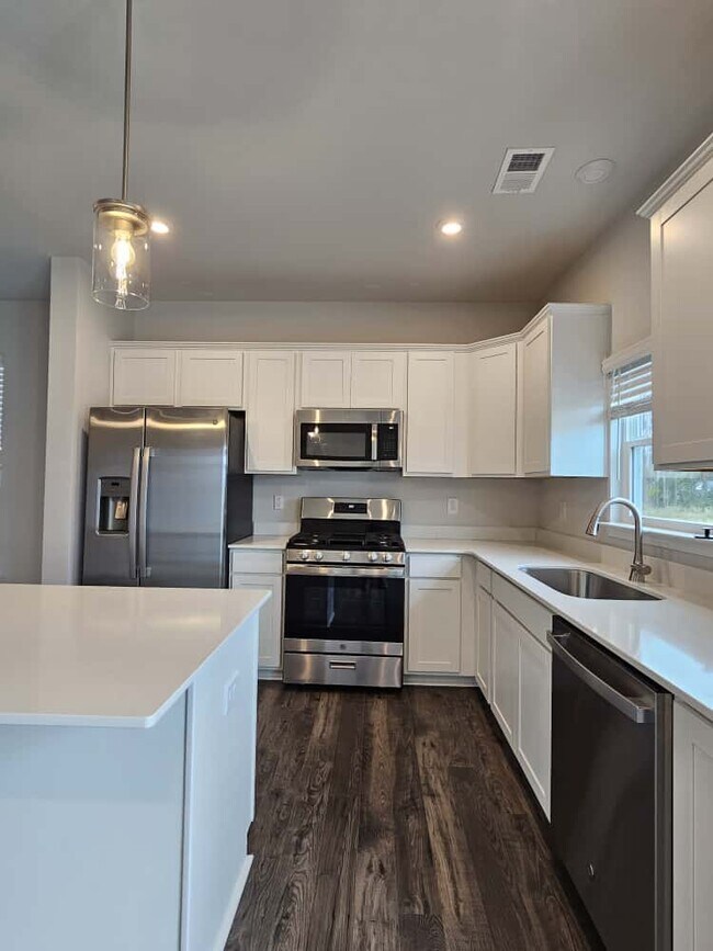 Photo - 136 Randwick Ln