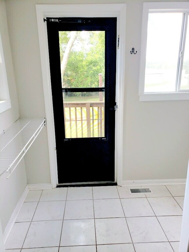 Photo - 341 Vance St