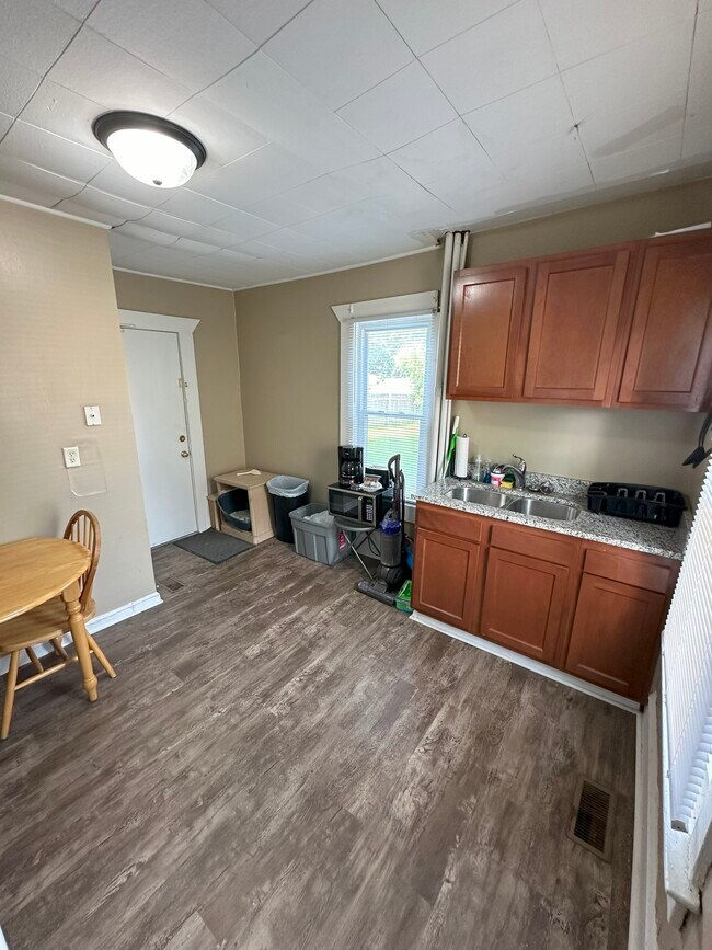 Photo - 1749 Wordsworth Ave Unit 2