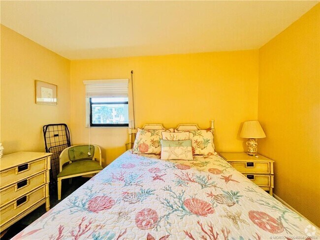 Building Photo - 7430 S Ocean Dr Unit 217 Rental