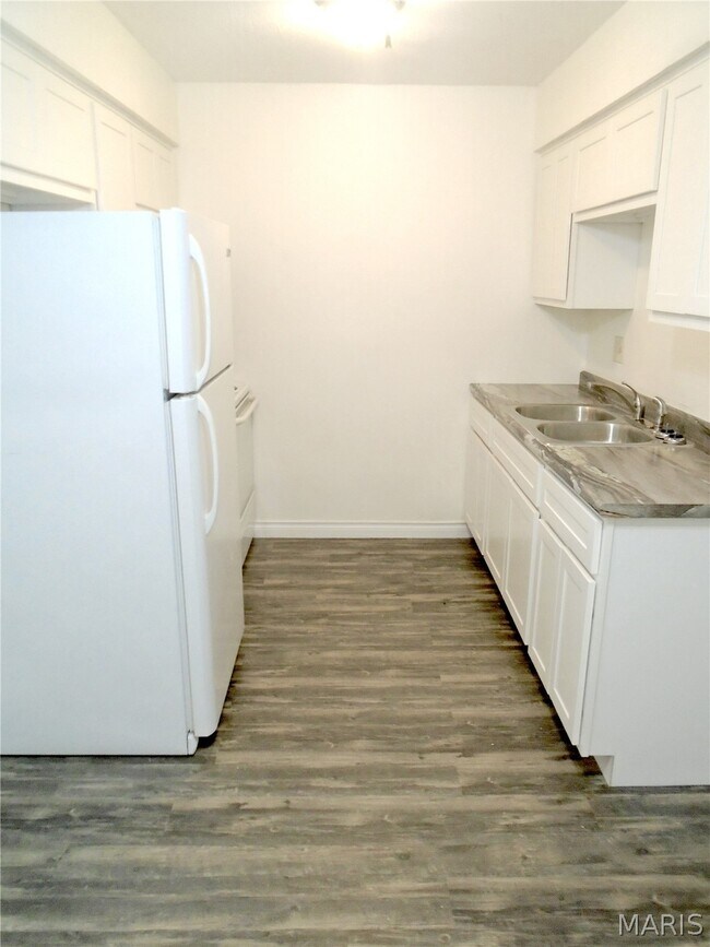 Photo - 1002 Apache Dr