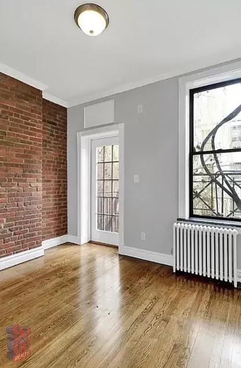 Photo - 248 Mott St Unidad 3R