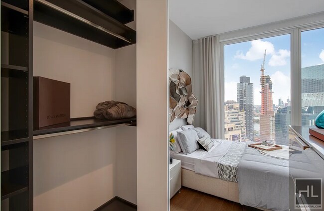 Photo - East 44th Street Unidad 25C