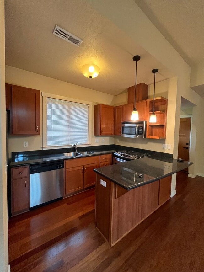 1445 Perdue Loop