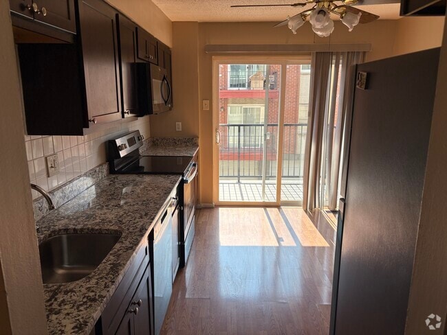 Building Photo - 10335 Forest Brook Ln Unit C Rental