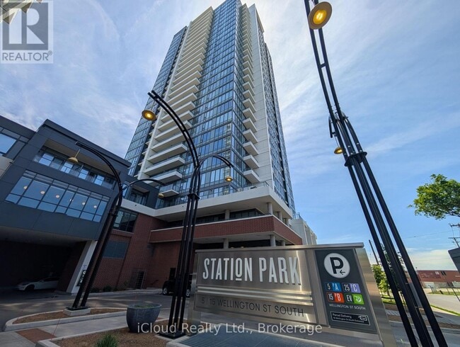 Photo - 15 Wellington St S Unit 211