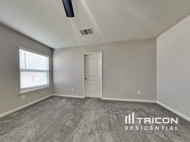 Photo - 1405 Breanna Ln