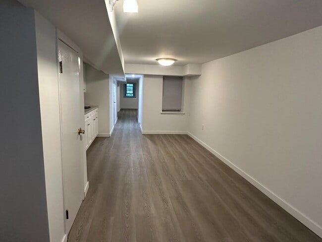 Building Photo - 29 1st Pl Unit Garden