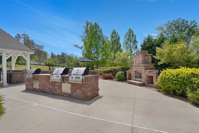 Reserve at Stone Hollow